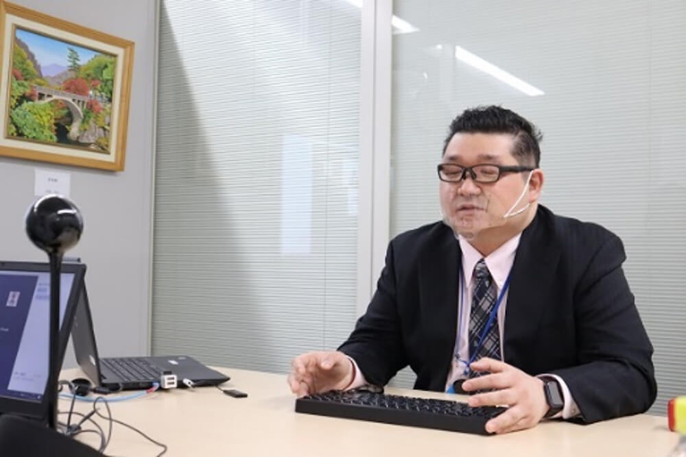 写真：オンライン形式でウェブアクセシビリティ研修を行うNTTクラルティの社員